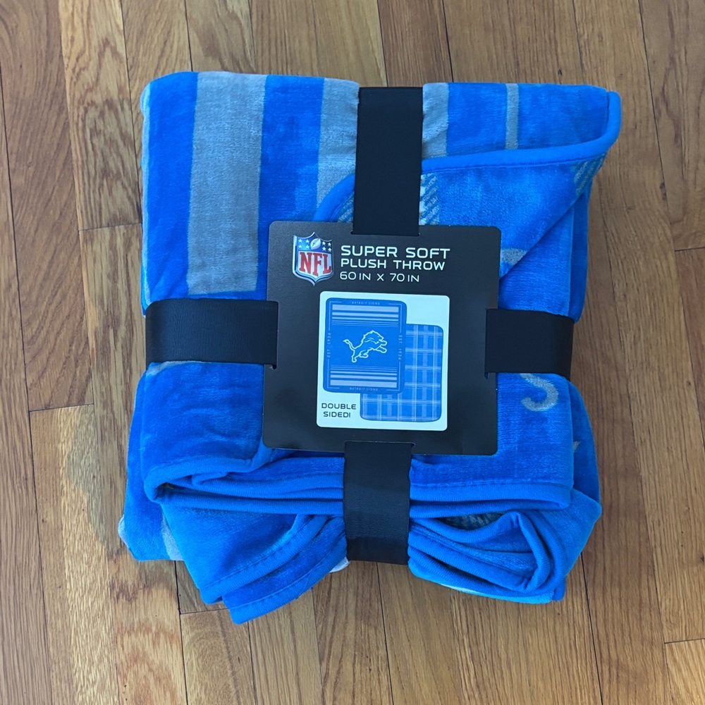 NFL Super Soft Plush Throw Blanket - Blue and Gray